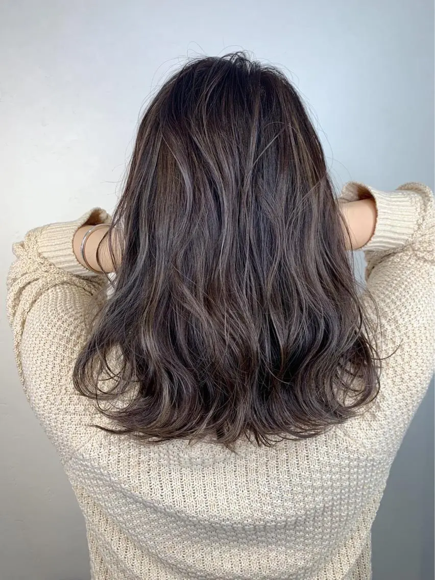 セミロング カラー _WHITE 高槻のヘアスタイル