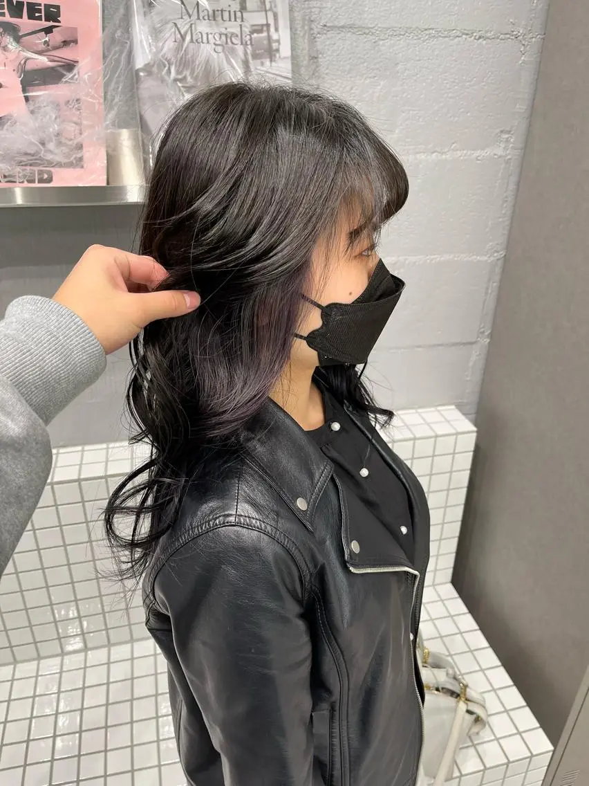ロング カラー ブリーチ イヤリングカラー インナーカラー パープルカラー k jの眉毛・アイブロウイメージ