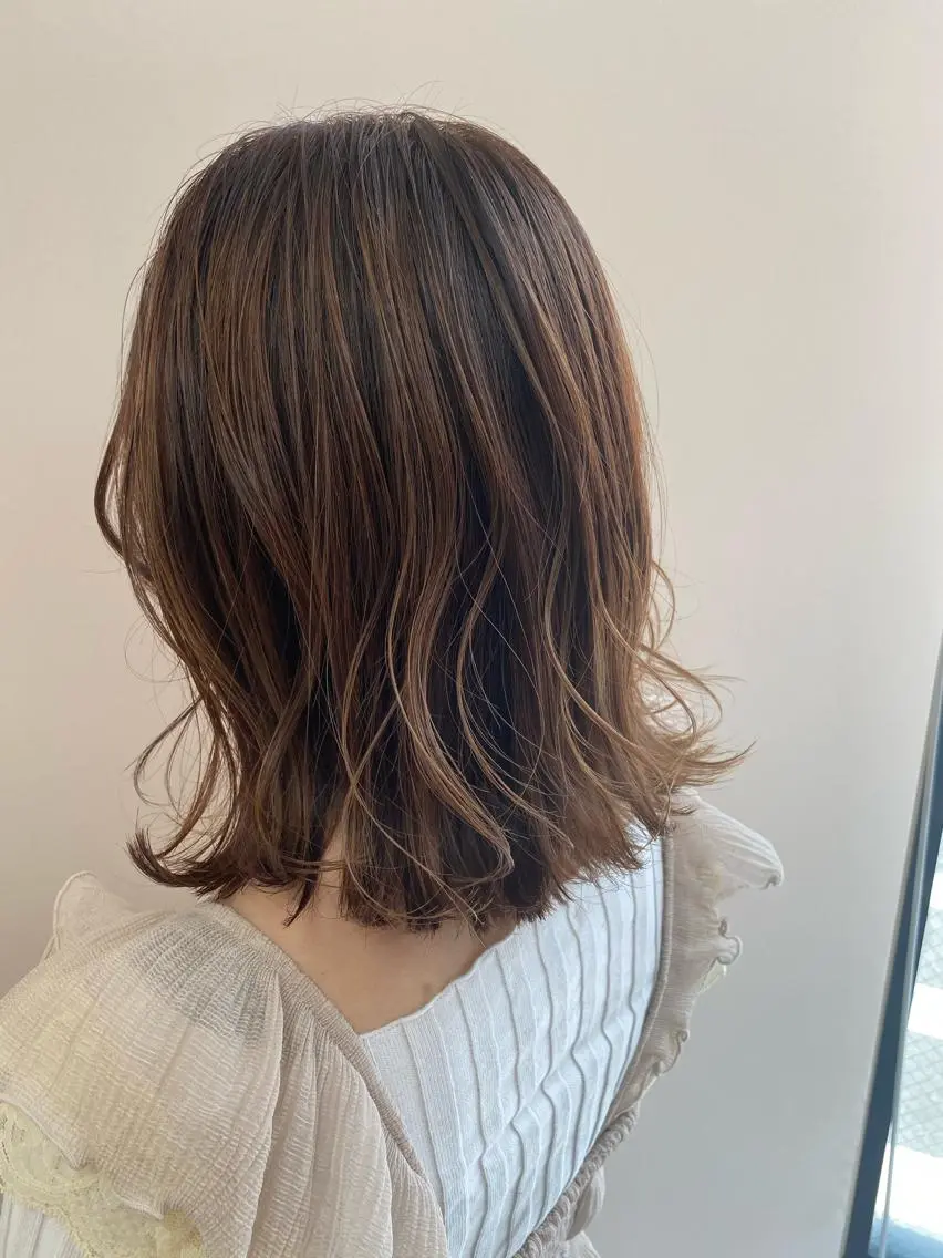 ミディアム カラー 小顔レイヤー/ ベージュ🤍Rieのヘアスタイル