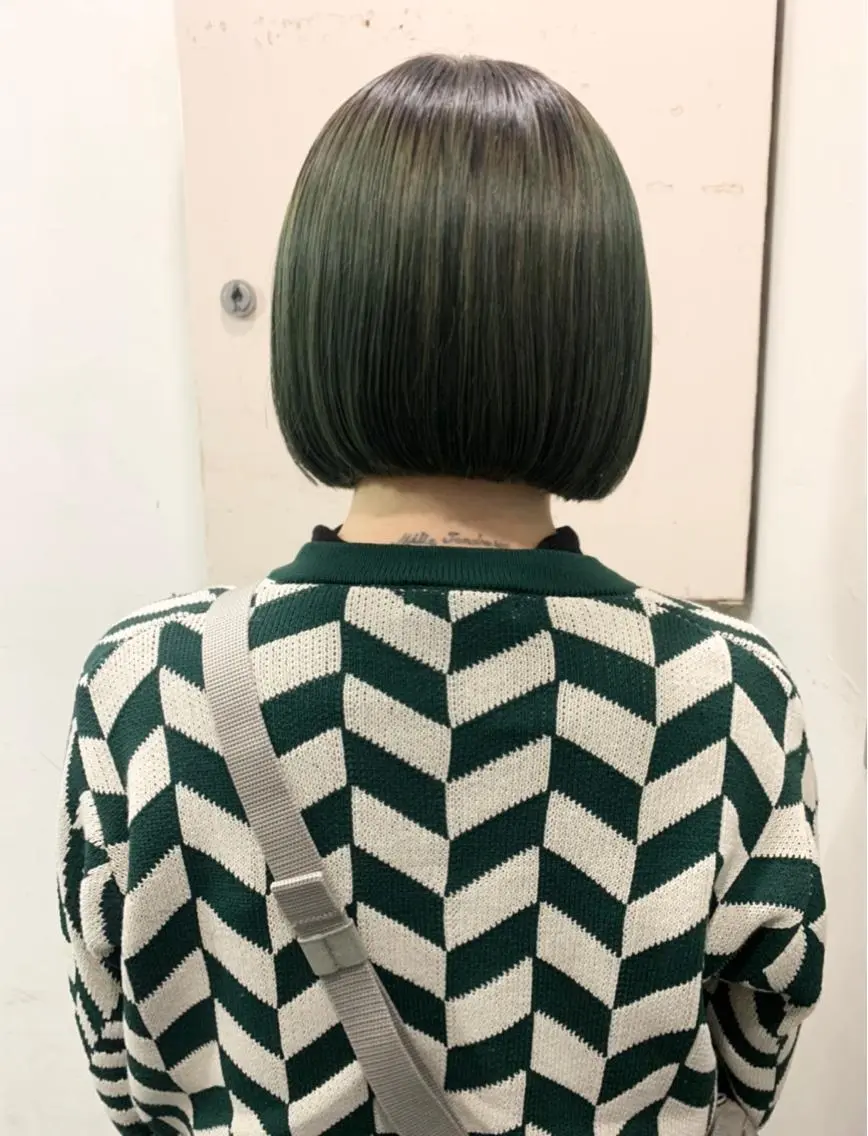 セミロング カラー パーマ ヘアアレンジ メンズ キッズ ネイル マツエク・マツパ アイブロウ 切りっぱなしボブ メンズブリーチ メンズハイトーン メンズインナーカラー メンズ韓国風 カット ヘアカラー トリートメント 🦕ウルフカット 🦕akihoのヘアスタイル