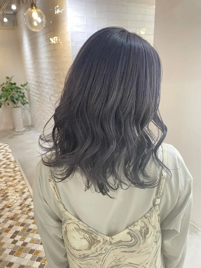 セミロング パープルカラー 平澤 萌香のヘアスタイル