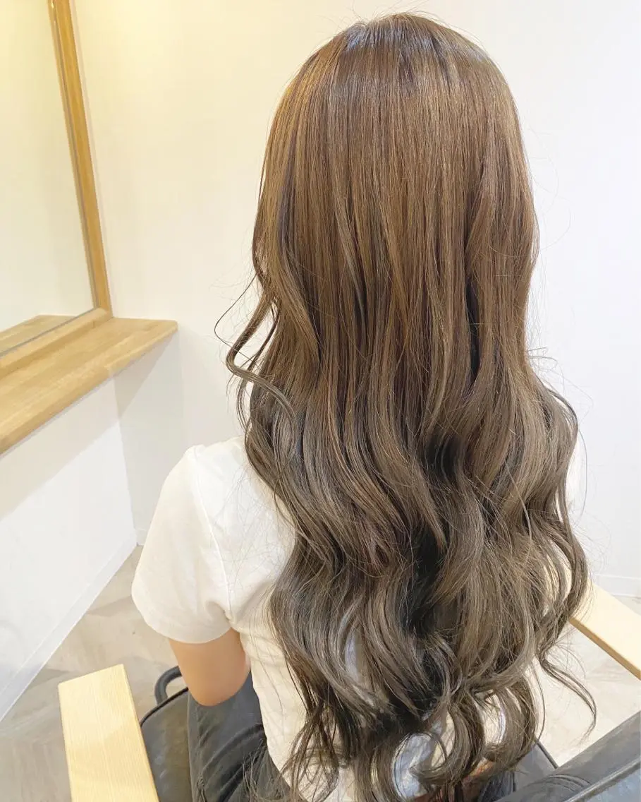ロング ハイライト ayumi ／透明感カラーのヘアスタイル