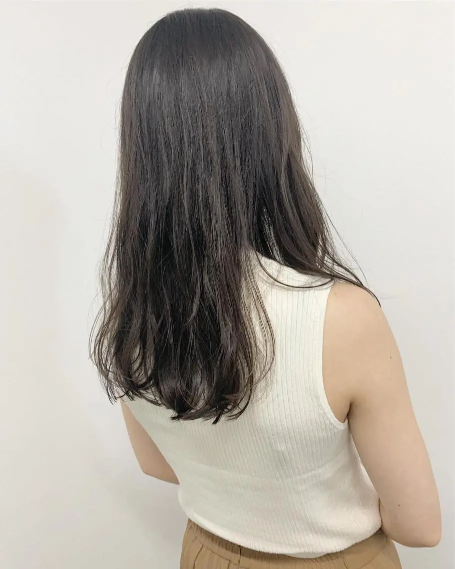 ロング カラー アッシュ 石井 静のヘアスタイル