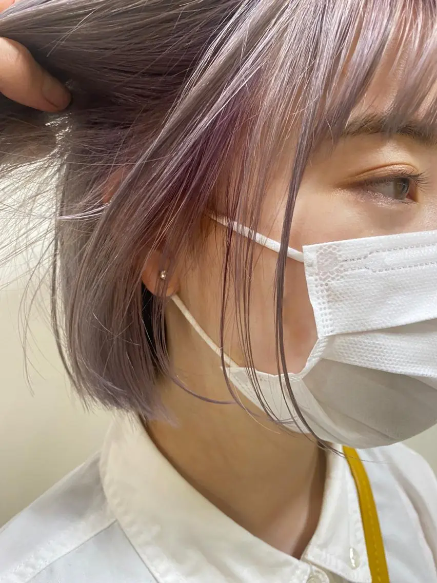 ショート カラー パーマ ヘアアレンジ メンズ キッズ ネイル mana 暖色カラーカットのヘアスタイル