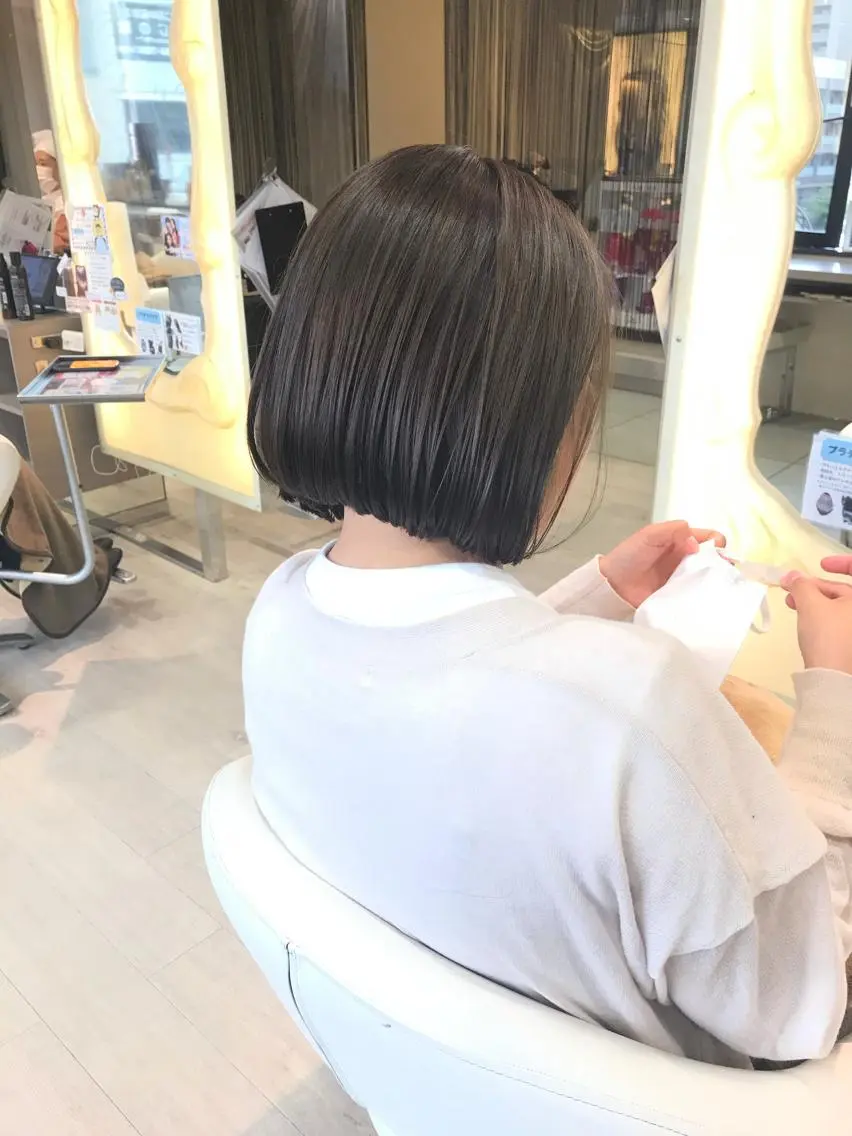 ミディアム カラー ボブ カット ヘアカラー トリートメント 松佐 ゆかりのヘアスタイル