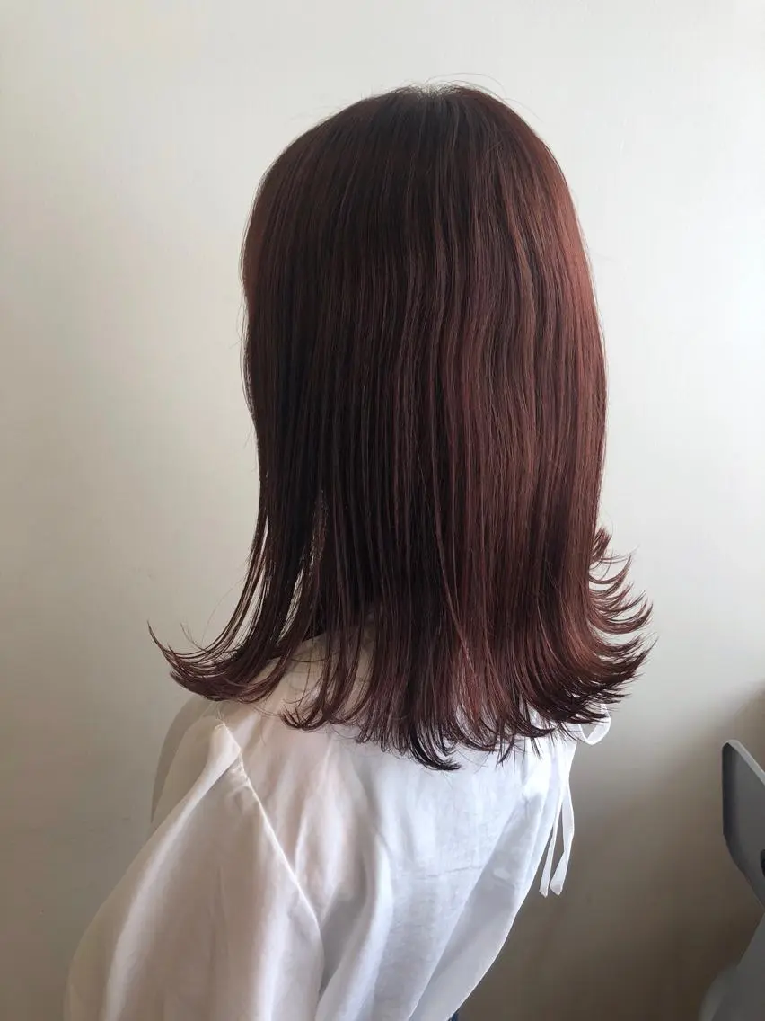 ミディアム カラー カット ヘアカラー トリートメント MIOベージュカラー 柔らかいカラーのヘアスタイル