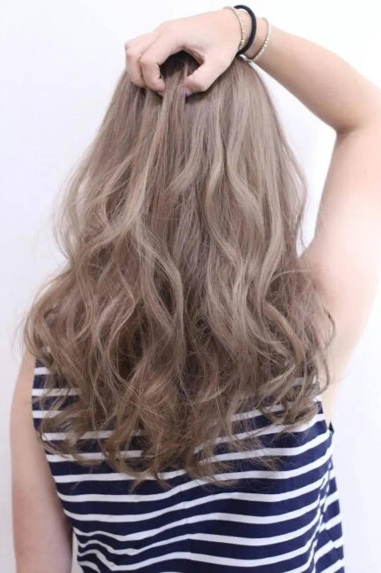 ロング カラー パーマ ヘアアレンジ 大阪レミーエクステ チビ編み込みのヘアスタイル
