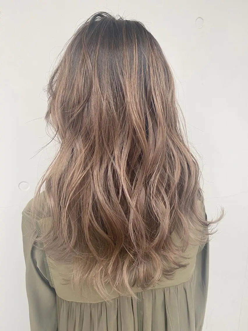 セミロング カラー パーマ ヘアアレンジ アディクシーカラー バレイヤージュ ベージュカラー ブリーチ ケアブリーチ ヘアカラー ✨ハイクオリティ✨ 山本香也のヘアスタイル