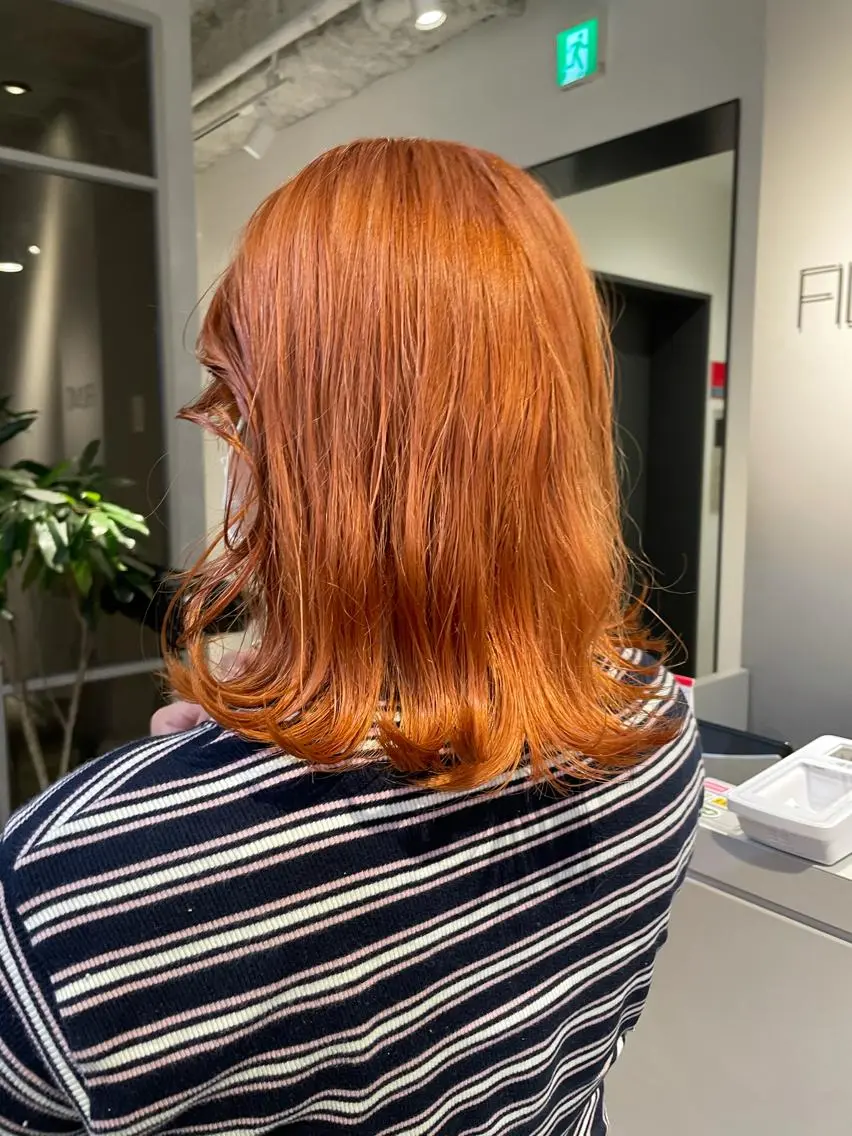 ミディアム カラー ダブルカラー オレンジ 斉藤 瑞恵のヘアスタイル