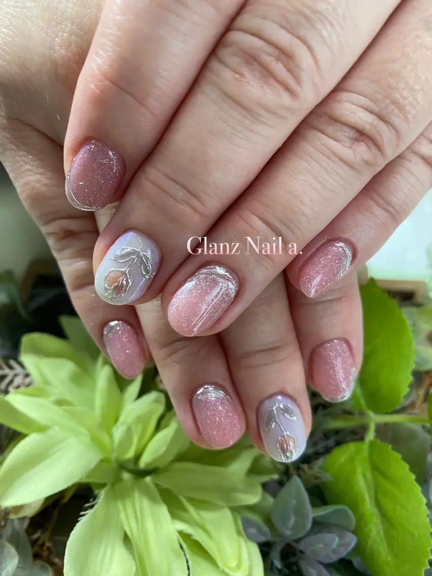 ミディアム ネイル オーロラネイル ジェルネイル ラメ(グリッター) ピンク Glanz  Nail aのネイルデザイン