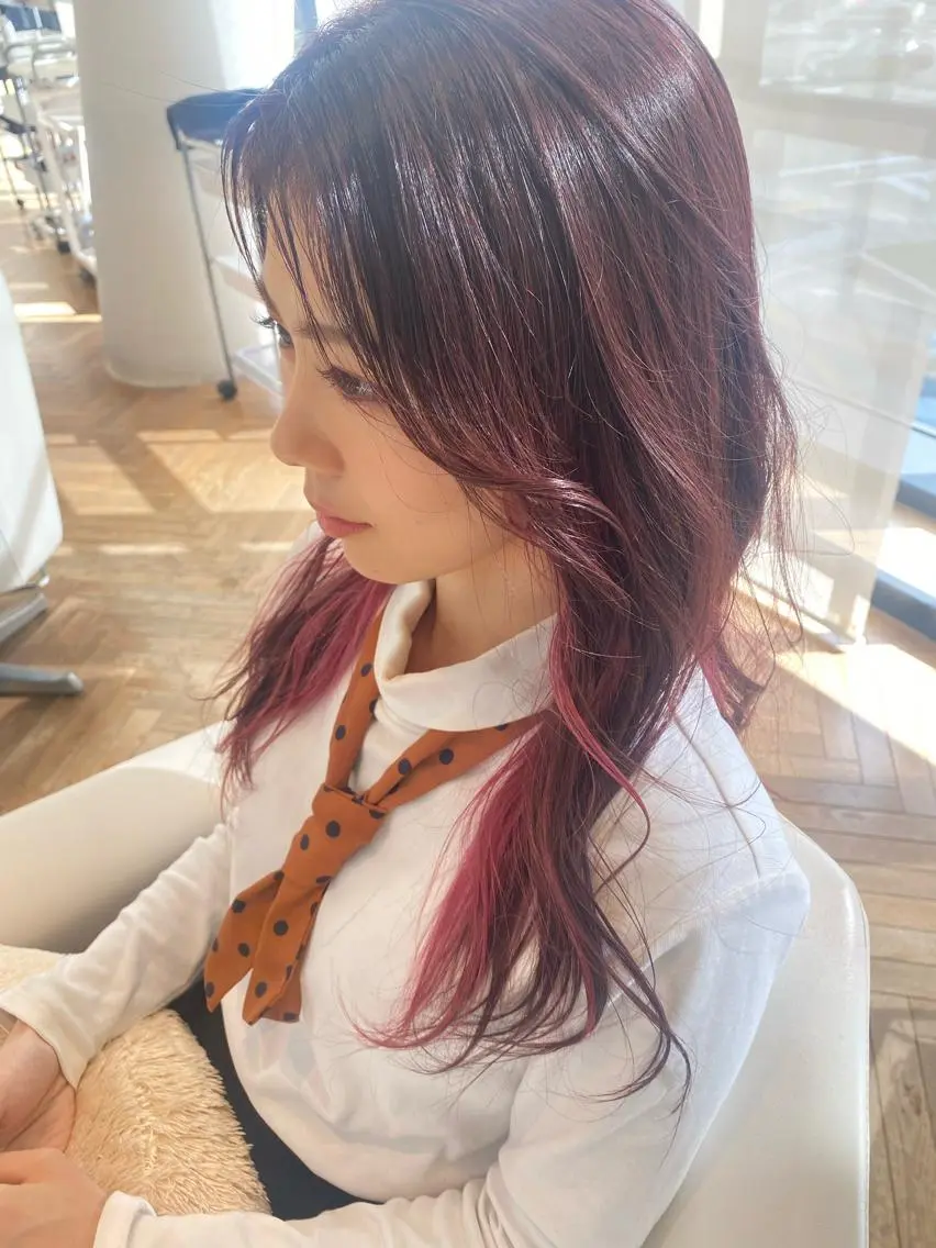 ロング カラー ブリーチ インナーカラー ピンクカラー 増井 彩乃のヘアスタイル