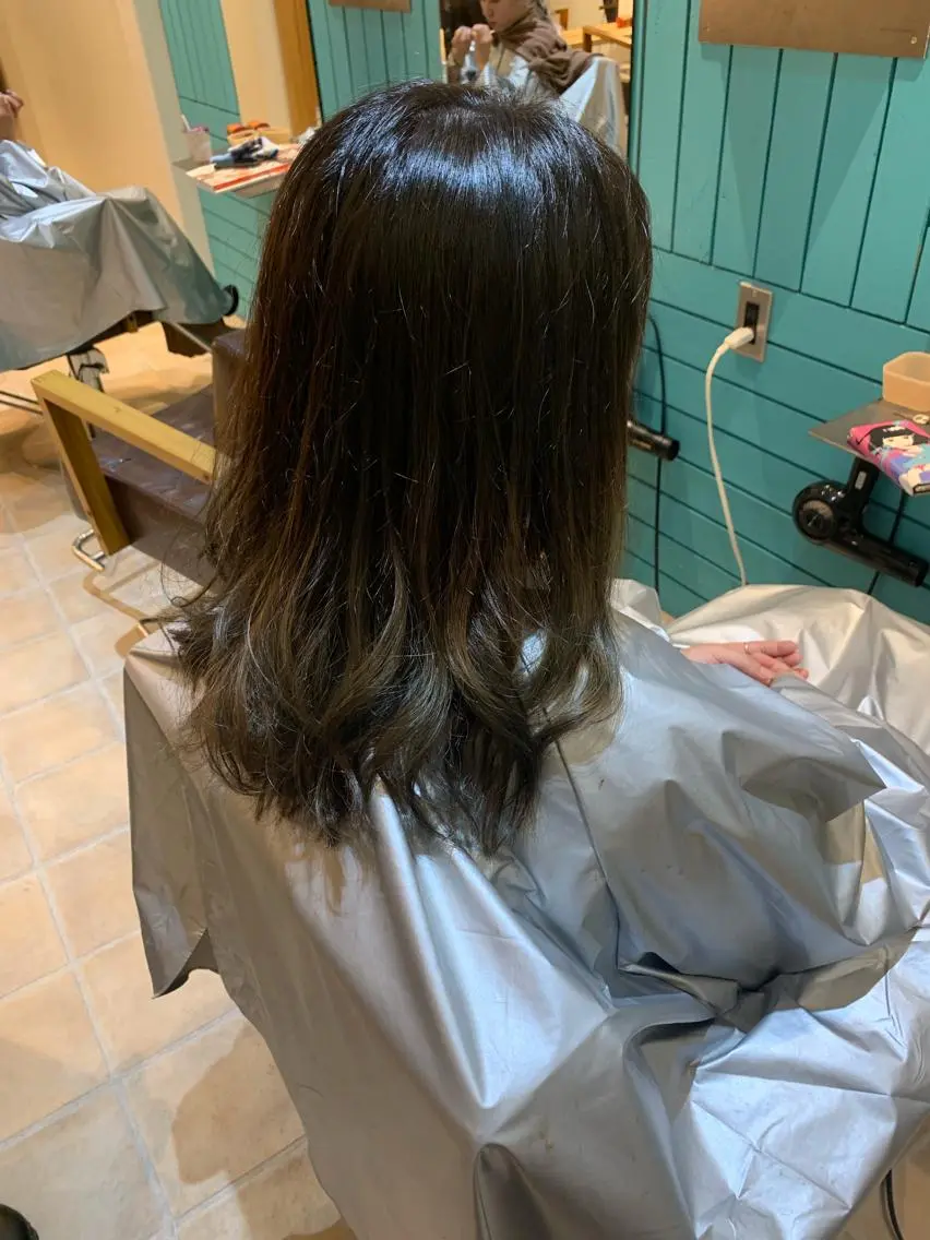 セミロング カラー 🫧透明感カラー🫧 美髪矯正🫧チサトのヘアスタイル