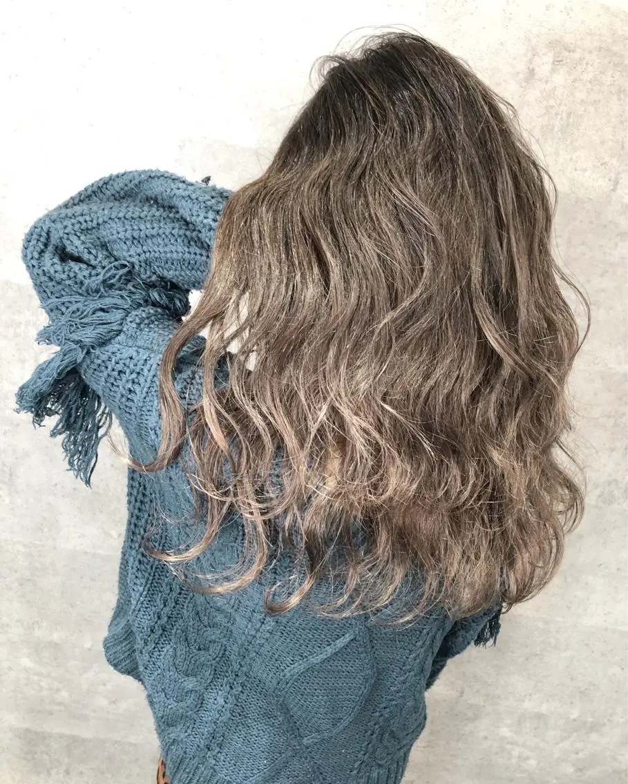 セミロング カラー 髪質改善 中川 翔のヘアスタイル