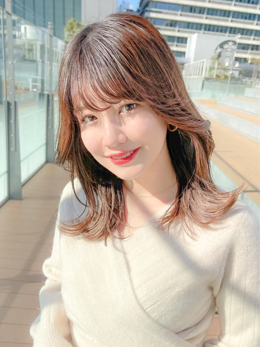 セミロング くびれヘア 韓国風ヘア レイヤーカット レイヤーカット 小山 悠のヘアスタイル