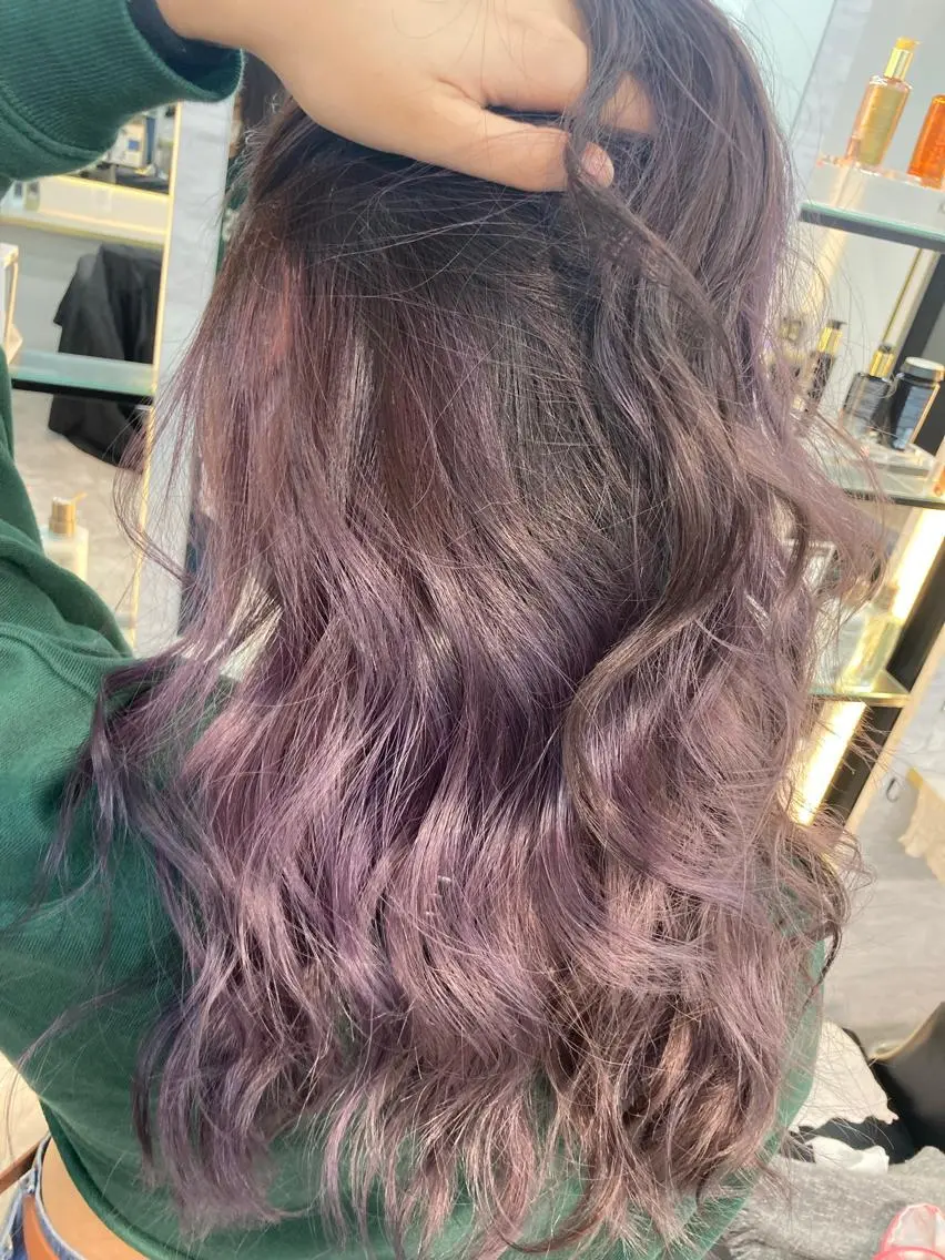 ミディアム カラー ブリーチ 透明感カラー ラベンダーカラー カット ヘアカラー トリートメント レイヤー似合わせ 透明感カラーりきやのヘアスタイル