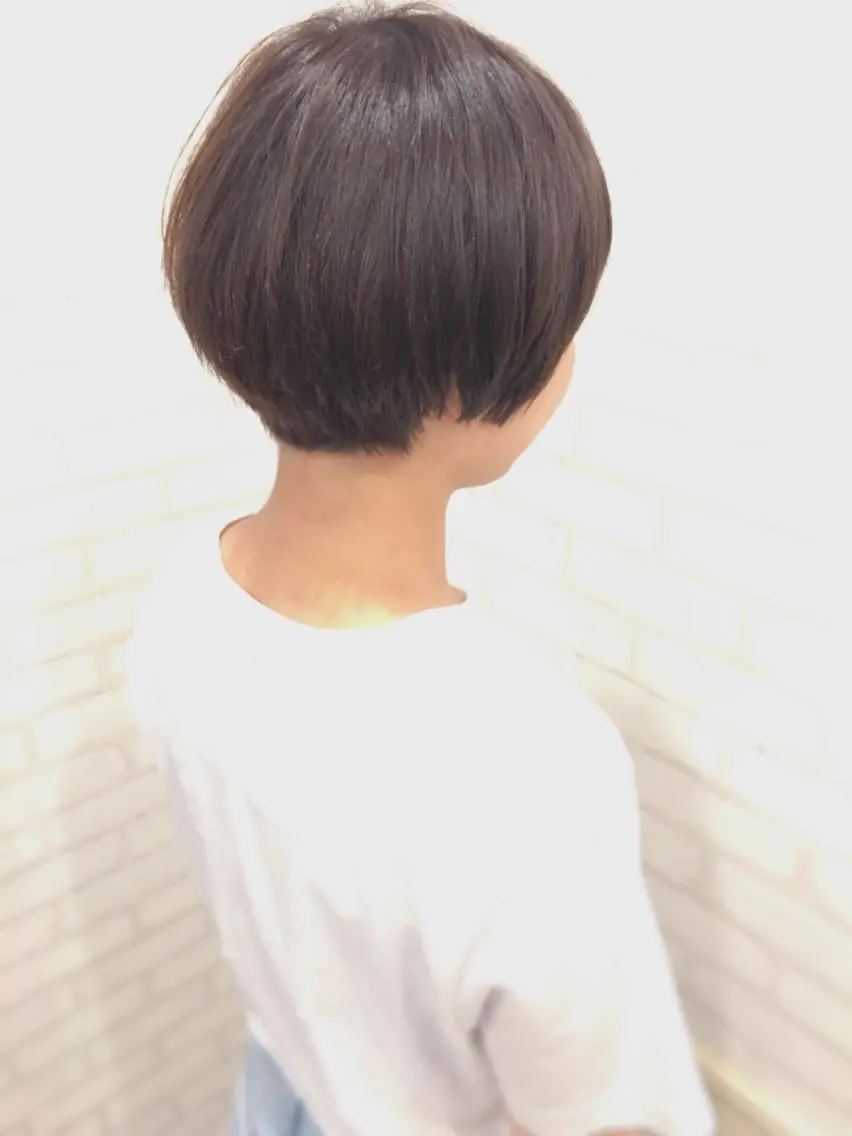 ショート カラー ブリーチ 日高 香織のヘアスタイル