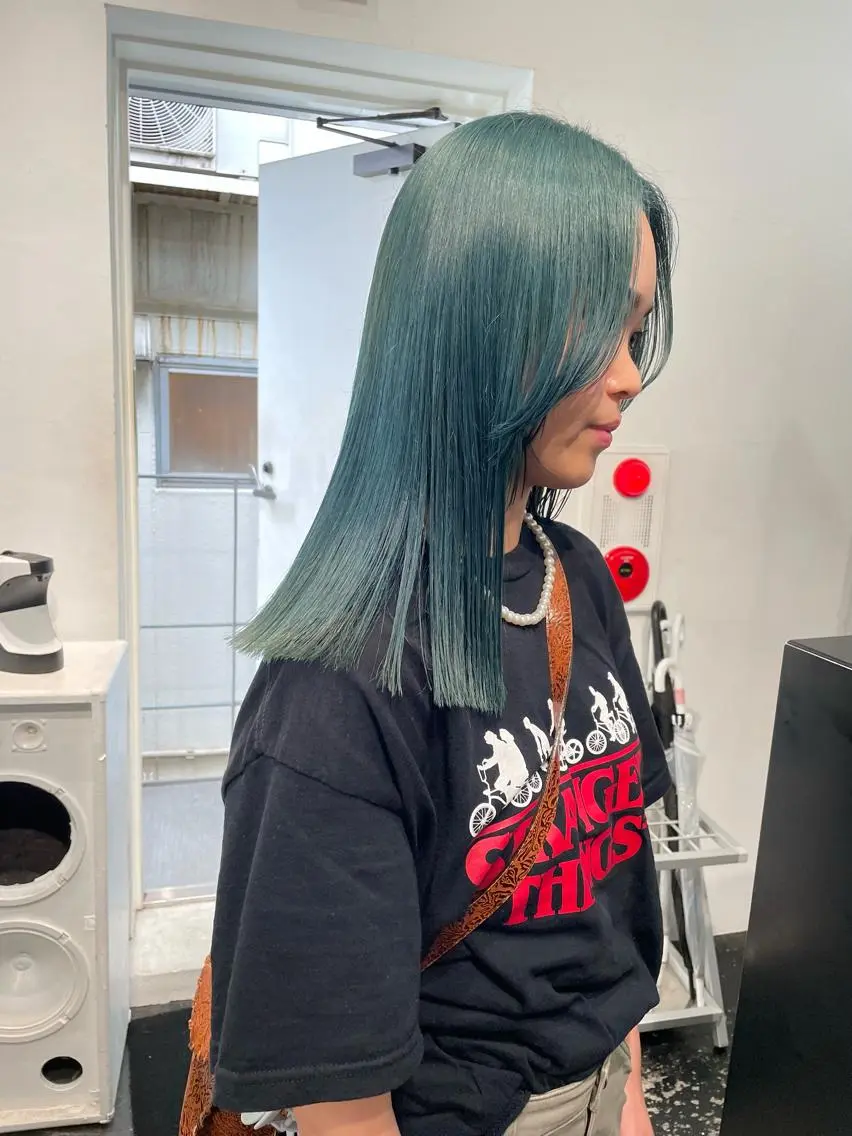 セミロング カラー パーマ ヘアアレンジ メンズ キッズ ネイル マツエク・マツパ アイブロウ メンズブリーチ ブリーチ グリーン カット ヘアカラー トリートメント 艶ハイトーン/ヘア アレンジAYAKAのヘアスタイル