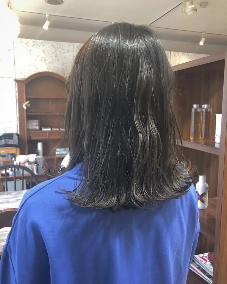 ミディアム ハイライト ヘアカラー トリートメント 遠藤 和美のヘアスタイル