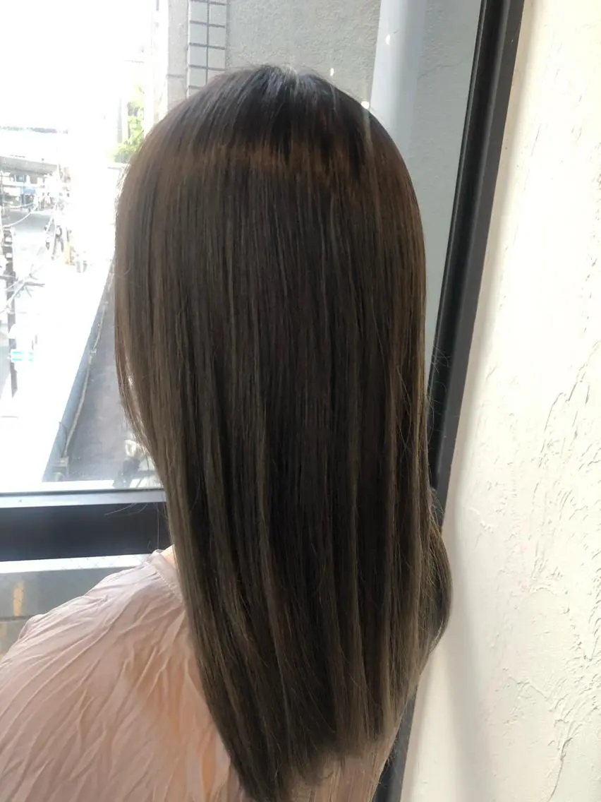 ミディアム カラー 髪質改善&ブリーチ 伊勢 祐一郎のヘアスタイル