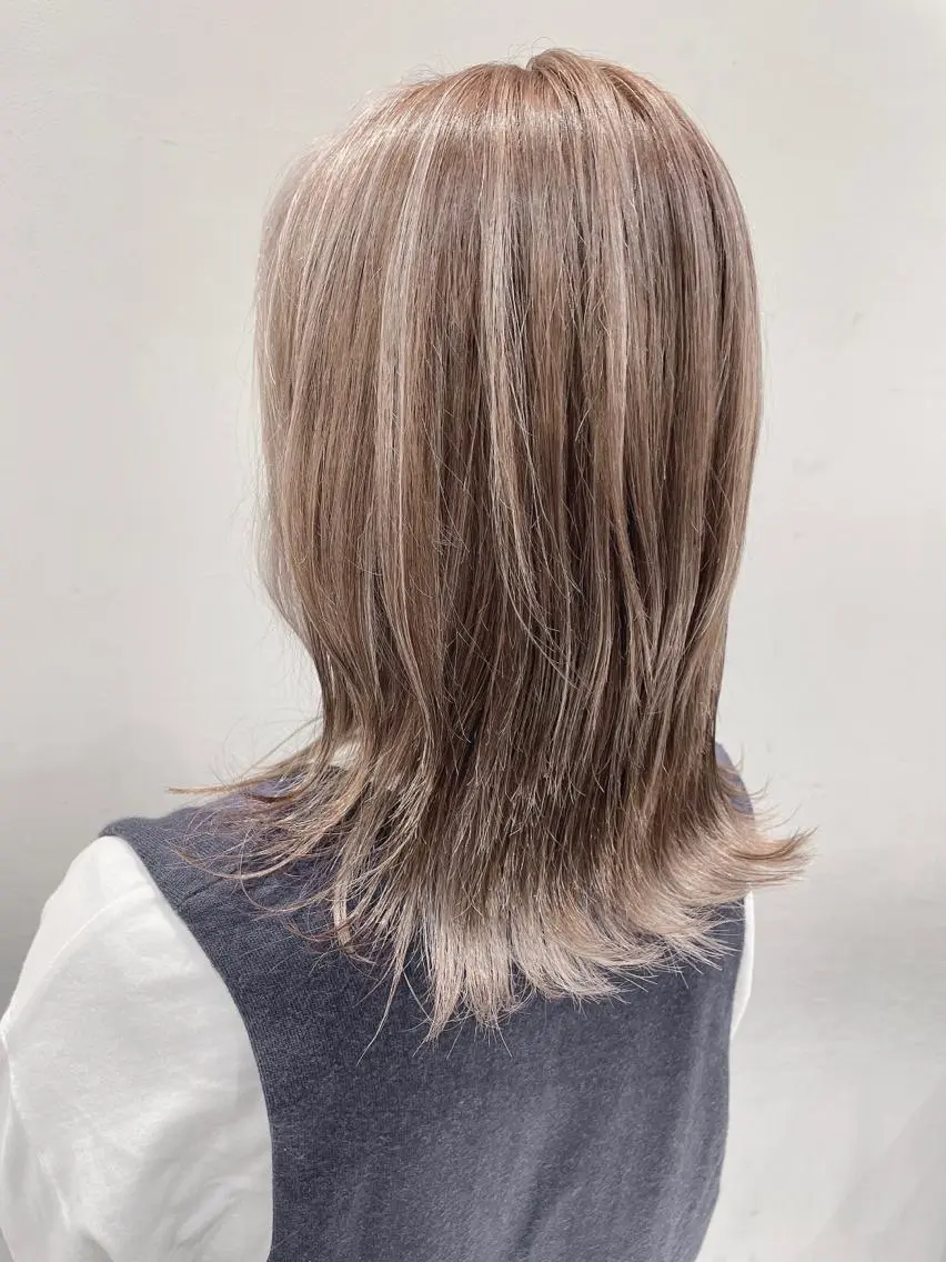 ミディアム カラー ハイライトカラー ハイライト カット ヘアカラー トリートメント 🦖鶴岡 香純🦖のヘアスタイル