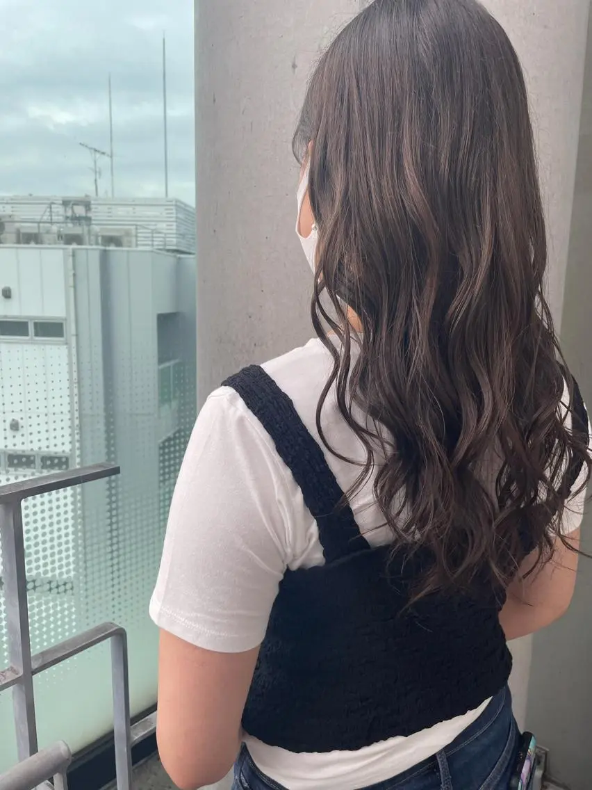 カラー アッシュ アッシュブラウン ブラウンカラー 🍪ﾖｼｲﾊﾙﾈ🍪 ﾗﾍﾞﾝﾀﾞｰｶﾗｰのヘアスタイル