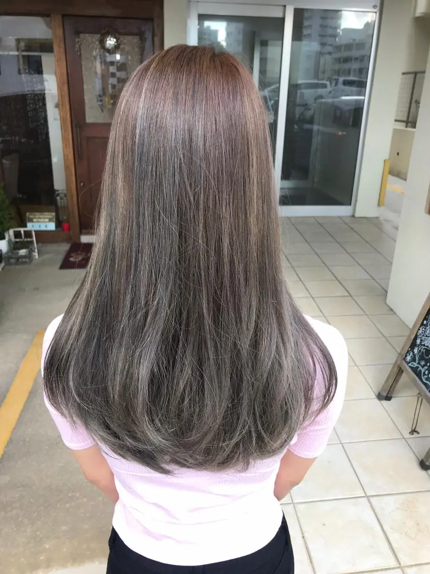 ミディアム カラー バレイヤージュ レイヤーカット カット ヘアカラー grand juteのヘアスタイル