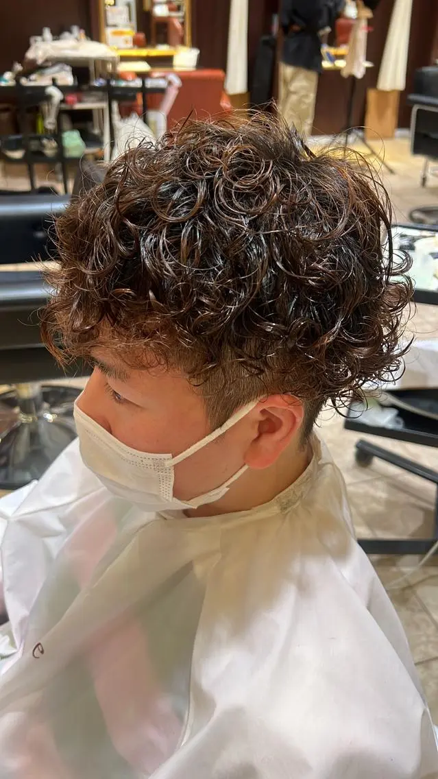 ショート パーマ メンズ メンズパーマ 水川 七海のヘアスタイル