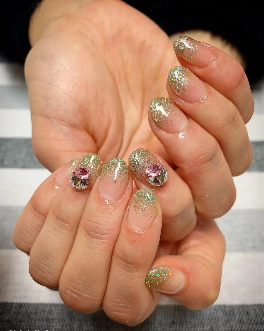 ネイル 卒業式 ストーンネイル むねいる nail salonのネイルデザイン