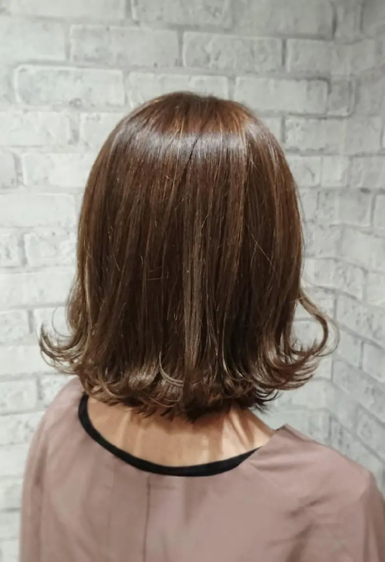 ショート カラー ヘアアレンジ 切りっぱなしボブ ハイライトカラー ボブ ハイライト カット ヘアカラー トリートメント 秋山 幸太のヘアスタイル