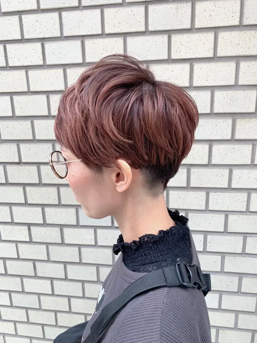 ショート カラー バレイヤージュ ハイライトカラー ハイライト レイヤーカット ショートヘア circus by KENJE 町田店のヘアスタイル