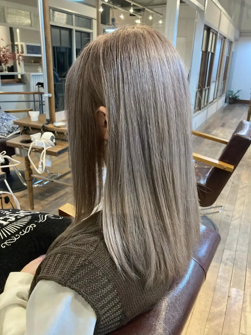 ミディアム タカツド ユウキのヘアスタイル