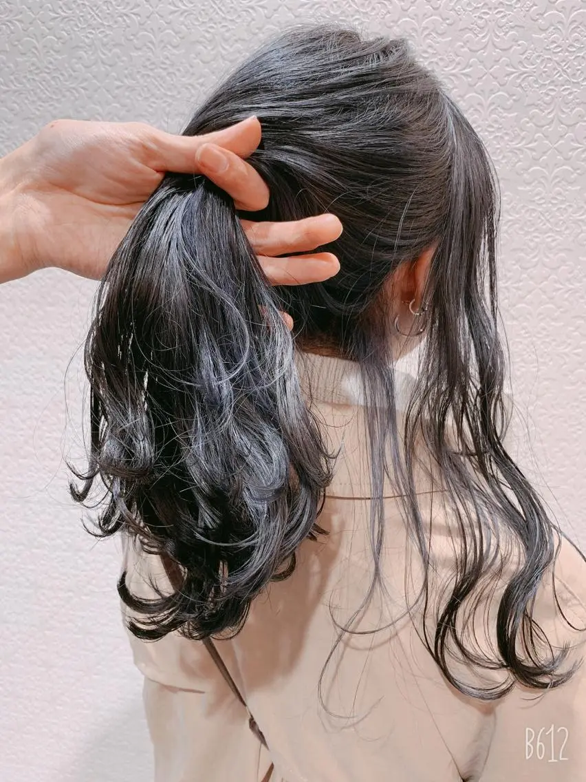 ロング カラー インナーカラー 坂井 水菜美のヘアスタイル