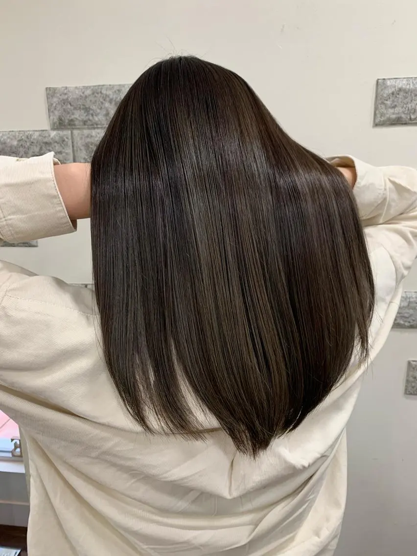 セミロング カラー 薄田 珠美のヘアスタイル
