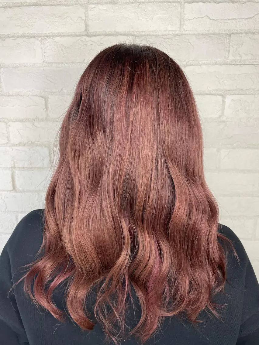 ロング カラー ヘアアレンジ レッドカラー deseo 透明色艶カラーツバサのヘアスタイル