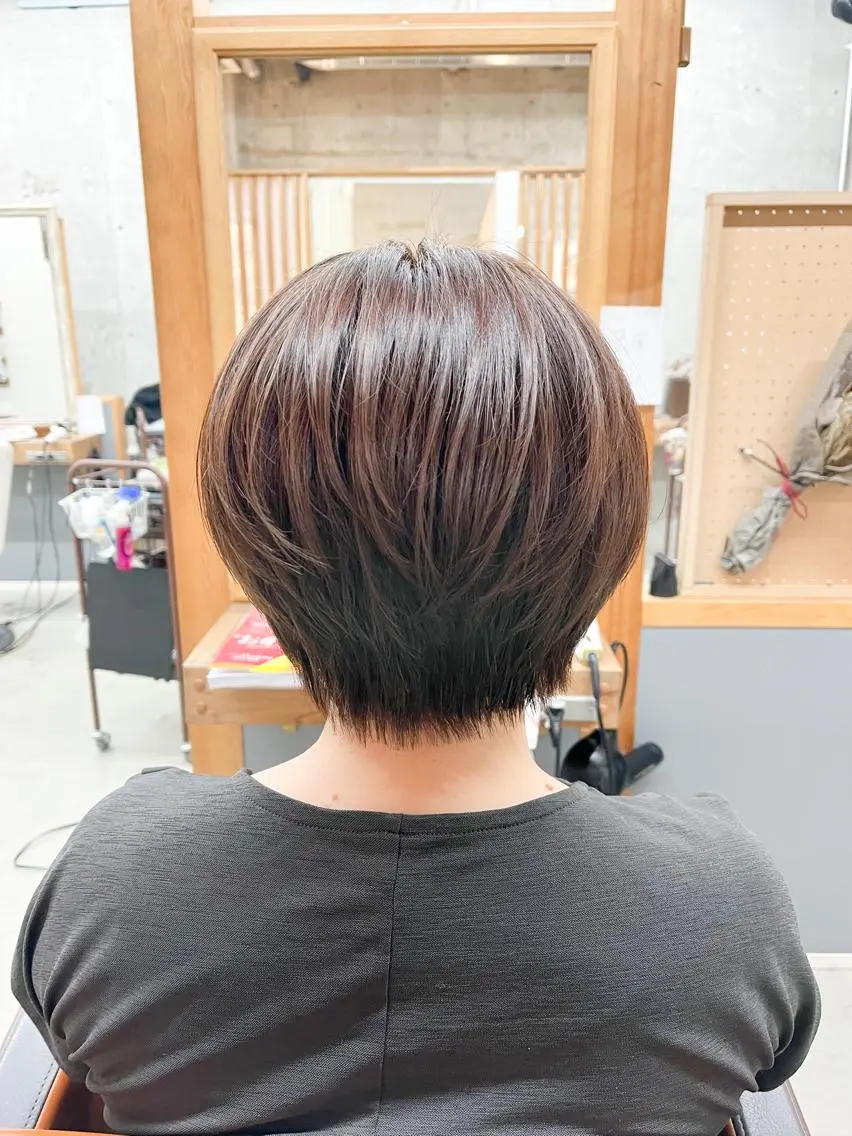ショート カラー パーマ ヘアアレンジ メンズ キッズ ネイル マツエク・マツパ センターパート メンズインナーカラー アディクシーカラー ボルドーカラー ダブルカラー 角床直哉 カラーカットNO 1のヘアスタイル
