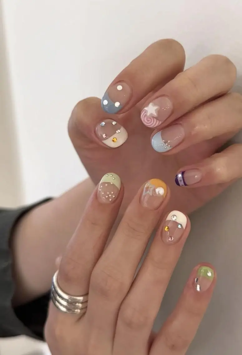 ネイル アートネイル オーロラネイル フレンチネイル ジェルネイル ガラスフレンチ JISOO ANA.CHUOのネイルデザイン