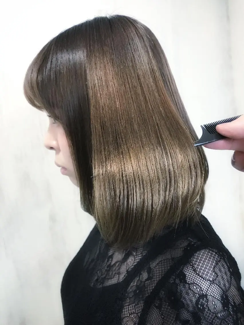 ミディアム カラー カット ヘアカラー トリートメント AnFye une qatllのヘアスタイル