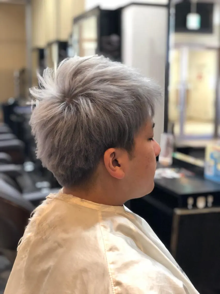 ショート メンズ メンズブリーチ ヘアカラー トリートメント 菊地 聖のヘアスタイル