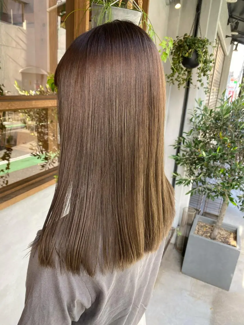 セミロング カラー カット ヘアカラー トリートメント ENIF ヤマグチアツコのヘアスタイル