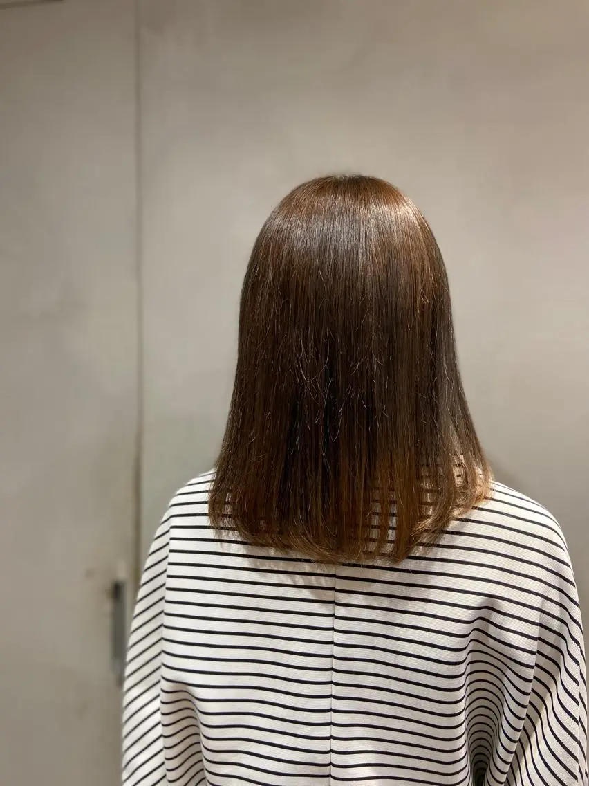 ミディアム カラー カジュアルを女っぽく 𝗮𝘆𝗮𝗰𝗼のヘアスタイル