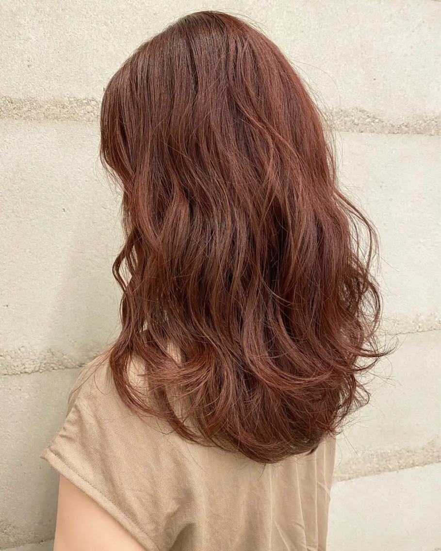 セミロング ナガイ アヤのヘアスタイル