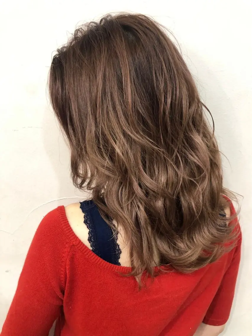カラー 渡部凌我 小顔ウルフ ハイトーンカラーのヘアスタイル