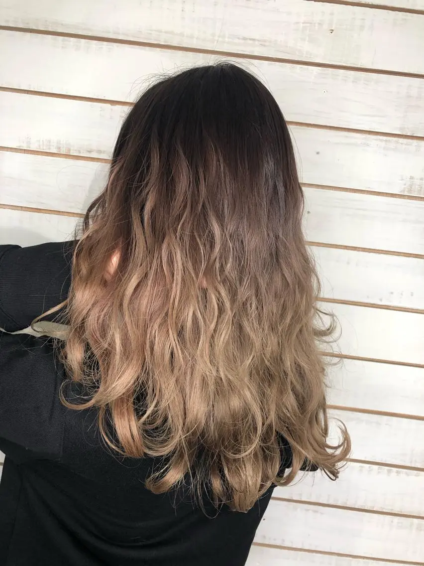 セミロング カラー グラデーションカラー ヘアカラー トリートメント 🧡艶髪/エクステ 🫧🧡YUKI❄️のヘアスタイル