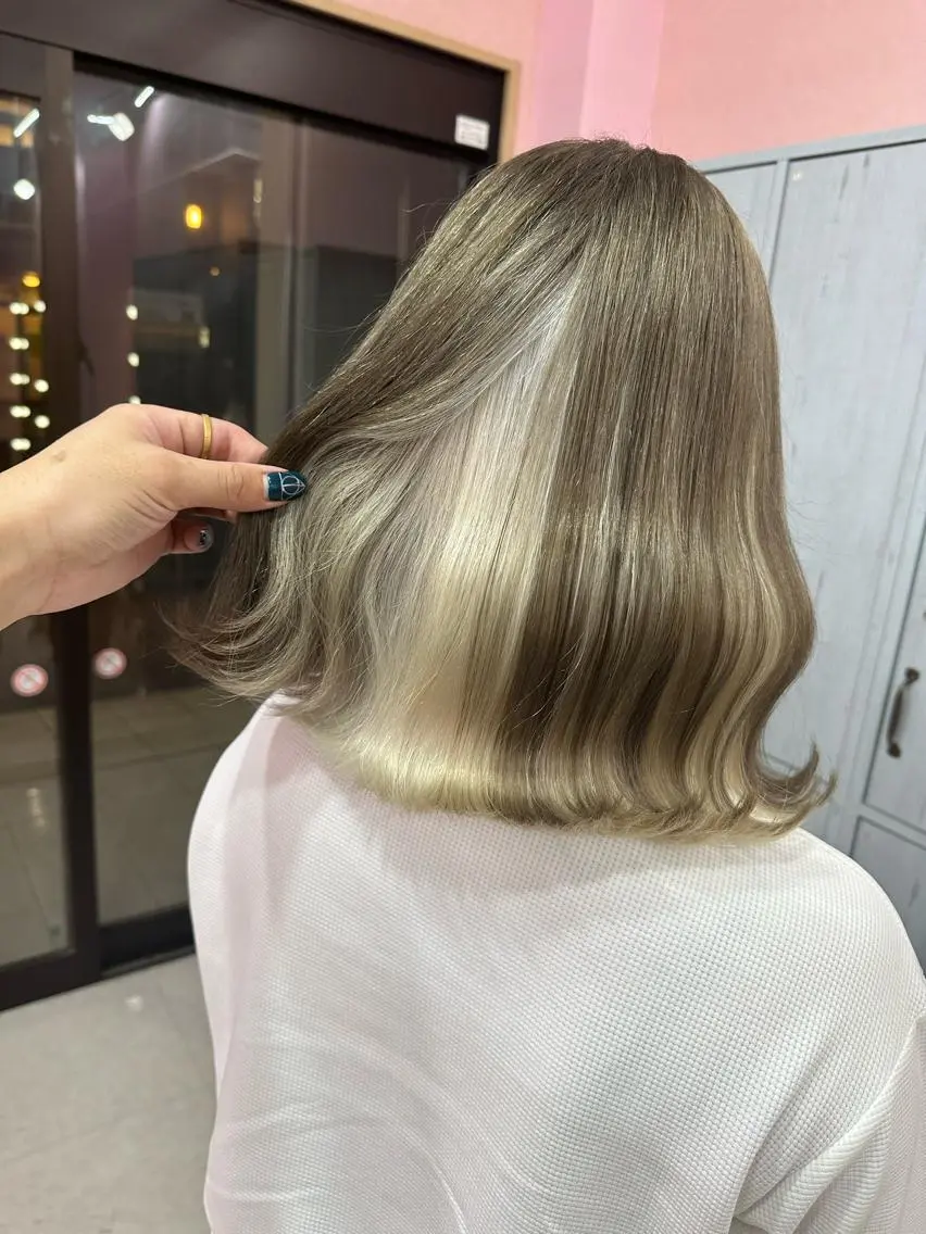 ミディアム カラー 町田ブリーチデザイン 🌈MANATOのヘアスタイル