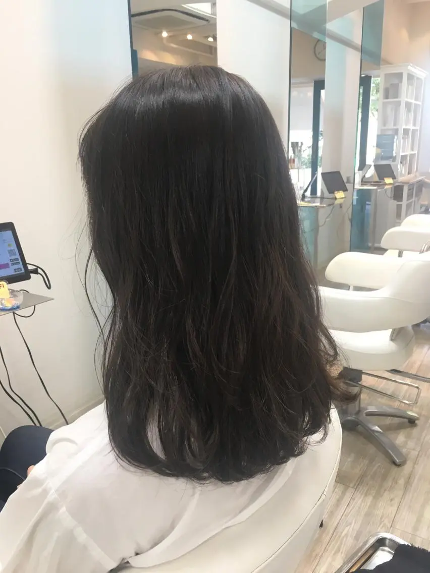 セミロング カラー カット ヘアカラー トリートメント NATSUKI💟 EARTH二俣川のヘアスタイル