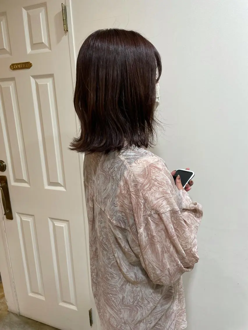 ミディアム カラー ブラウンカラー ラベンダーカラー ラベンダーブラウン カット ヘアカラー トリートメント MIOベージュカラー 柔らかいカラーのヘアスタイル