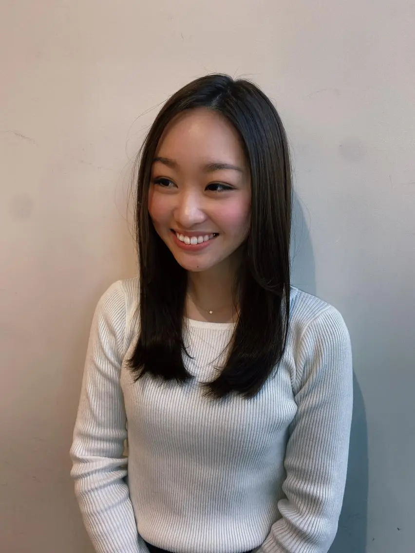 セミロング 美髪矯正透明感カラー 江川 和輝のヘアスタイル