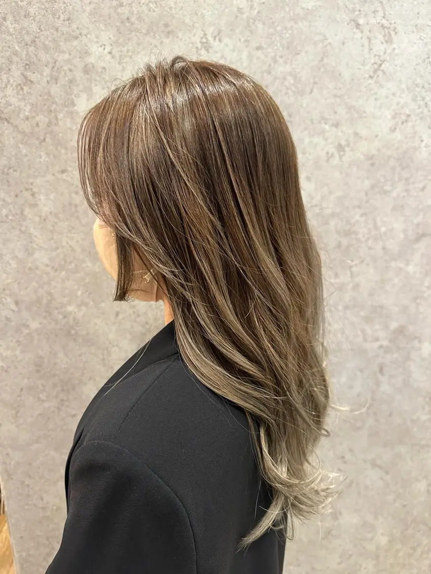 ロング カラー ダブルカラー ヘアカラー 大人レイヤー×艶髪 小久保　春暁のヘアスタイル