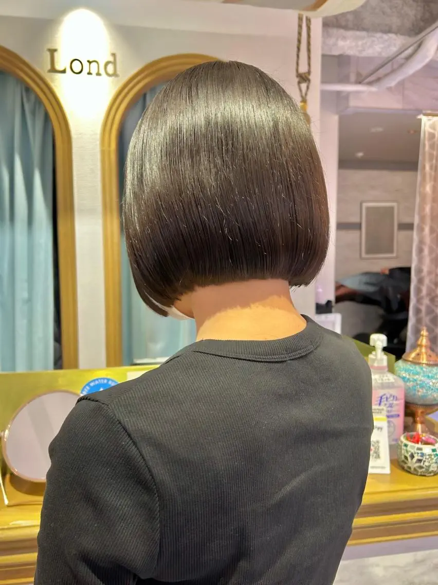 ショート カラー ヘアアレンジ ワンレンボブ ショートボブ アッシュ バレイヤージュ ベージュカラー 髪質改善【縮毛矯正】 北千住 田邉 澪のヘアスタイル