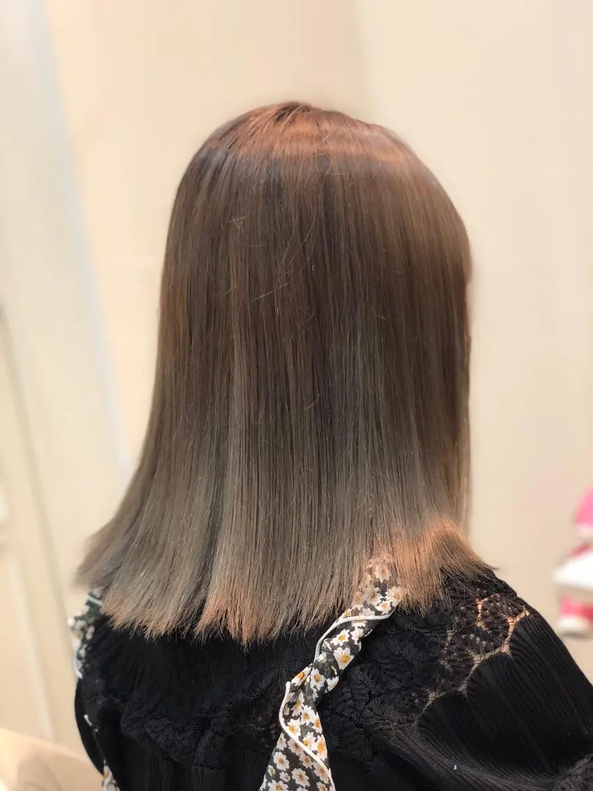 ミディアム カラー グレージュ ダメージレス 桧山店長のヘアスタイル